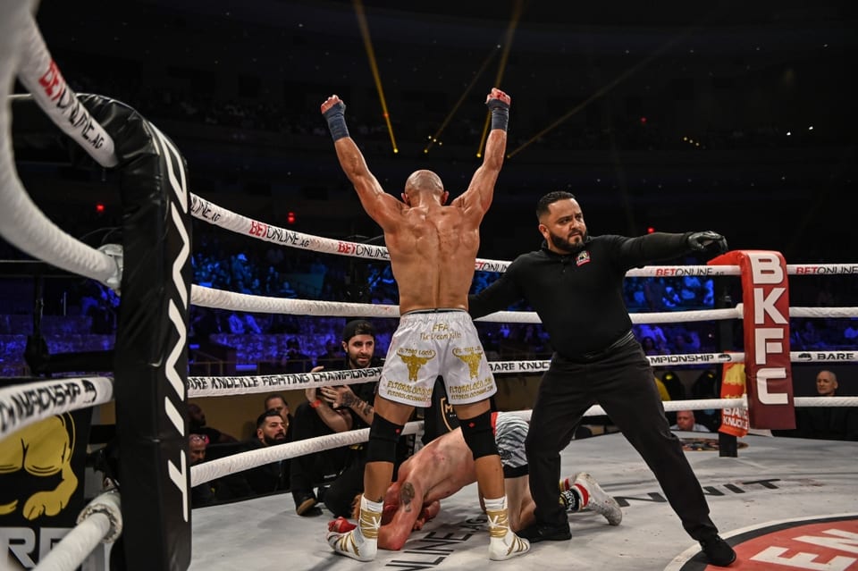 Edgard Plazaola fighting Chevvy Bridges at BKFC KnuckleMania 2